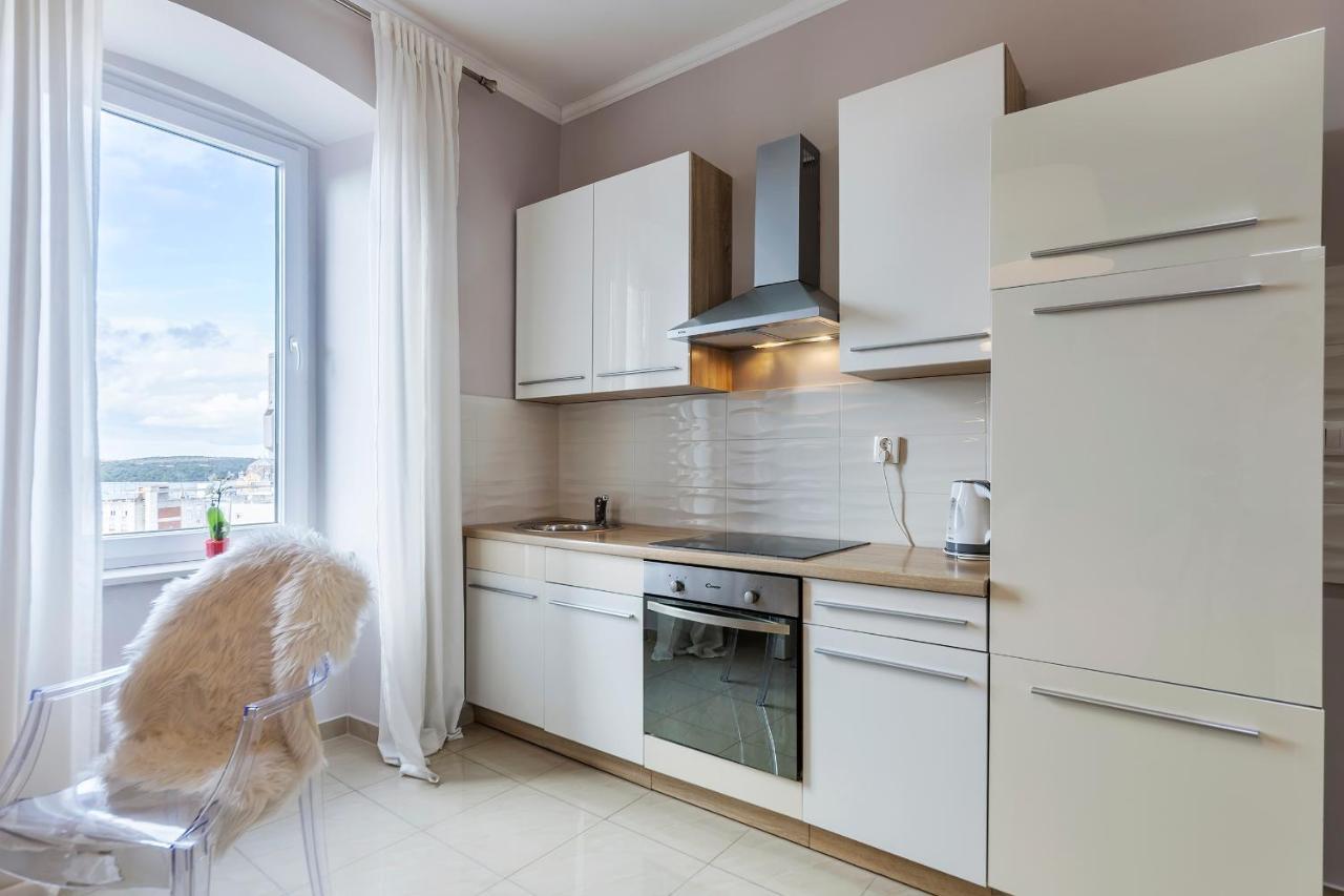 Captain Emo City Apartments Pula Exterior photo